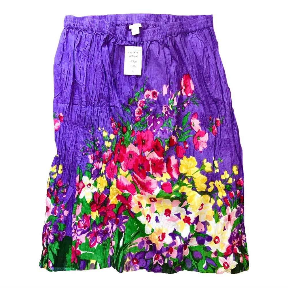 NWT 🌟 CW Classics flowered skirt